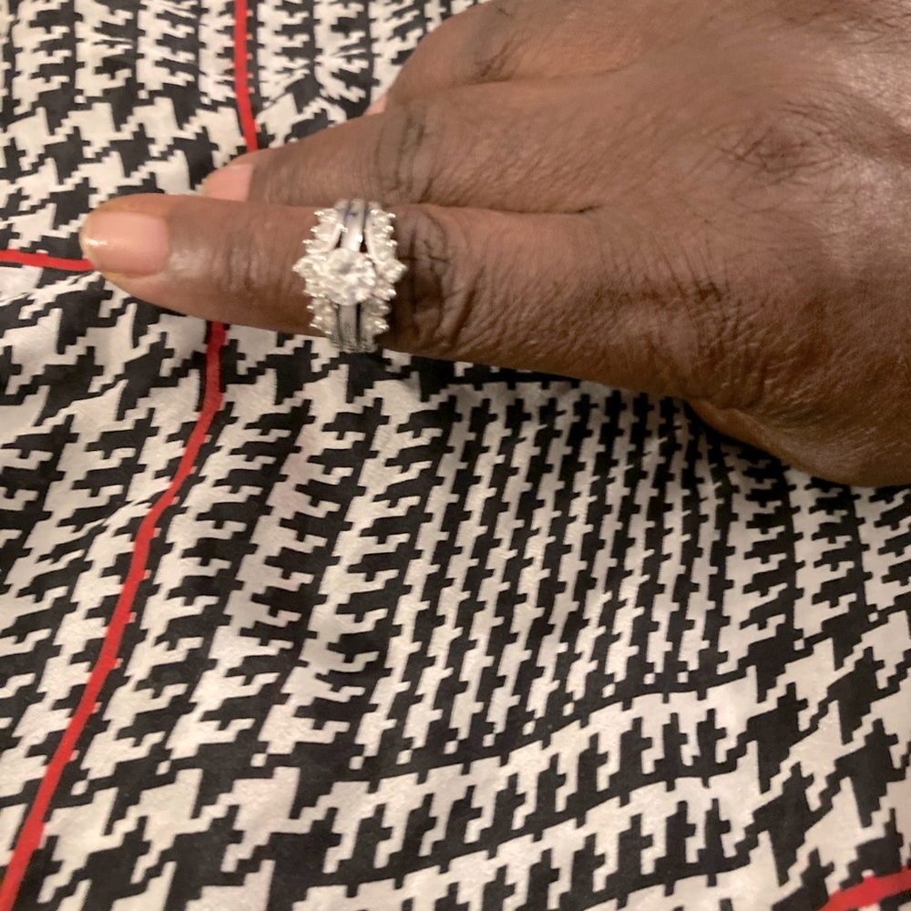 Sterling 925 3 pc wedding ring set in good condition.